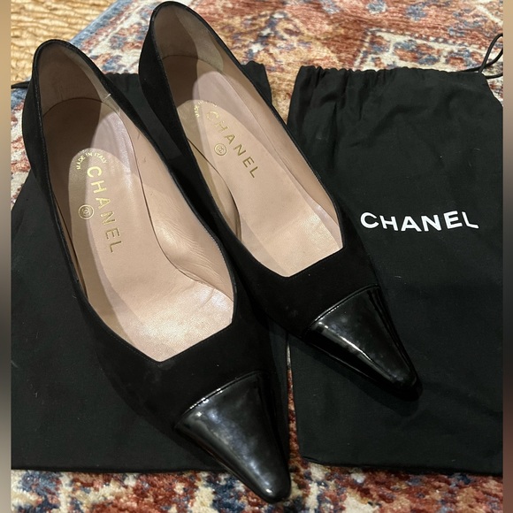 Vintage Chanel kitten heels - Picture 2 of 12